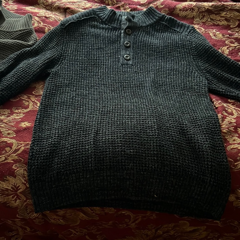 Alesbury Henley-type sweater.  Size Medium.  Worn once. Excellent condition.